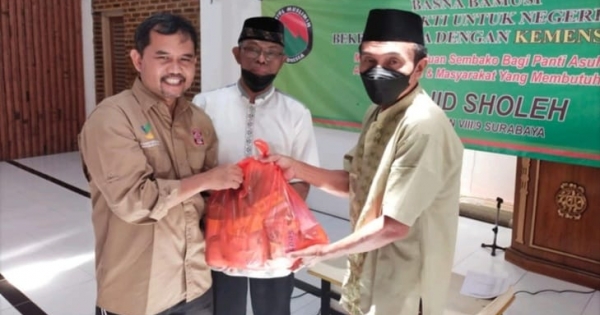 Basna Bamusi Bagikan Ribuan Paket Sembako Ke Warga