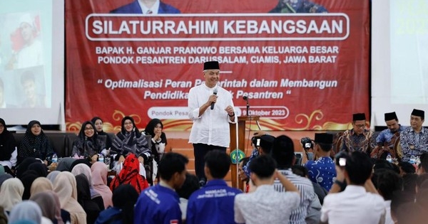 Ganjar Tekankan Pentingnya Pendidikan Vokasi Bagi Para Santri