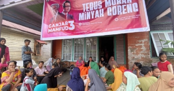 Aksi Nyata Relawan Ganjar Mahfud Penuhi Kebutuhan Pangan Untuk Warga Kapuas