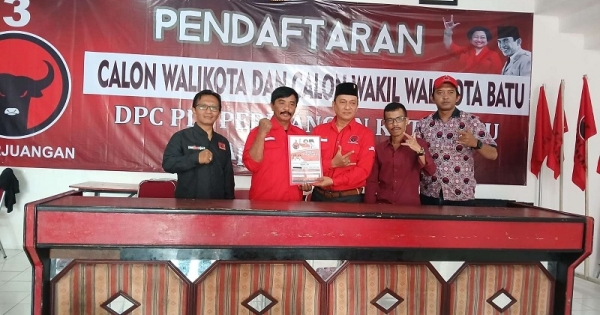 Ketua Pac Pdi Perjuangan Kembalikan Formulir Pendaftaran Calon Wakil