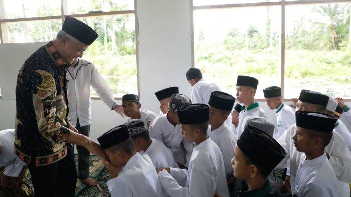 Santri Dukung Ganjar Terus Lakukan Safari Ke Pondok Pesantren