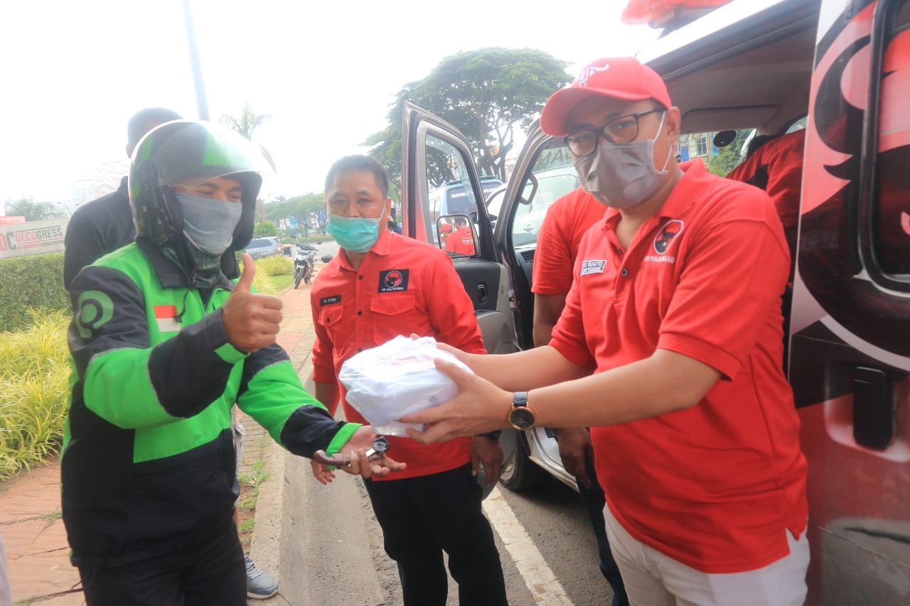 Pdi Perjuangan Tangsel Buka Dapur Umum