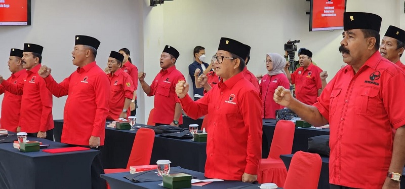 Pdi Perjuangan Terima Pensiunan Jenderal Jadi Kader Baru