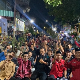 Dihadapan Ratusan Warga Dupak, Cak Ji Komitmen Tambah Kuota Beasiswa Pemuda Tangguh