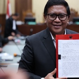 Hasto: Saya Menulis Eksepsi Dengan Tangan Sendiri di Rutan KPK