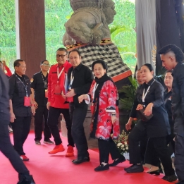 Megawati Tiba di Lokasi Kongres VI PDI Perjuangan Hari Kedua, Didampingi Prananda dan Puan