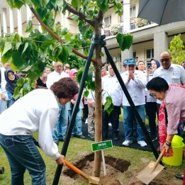 Tanam Pohon Bodhi di UGM, Megawati Dorong Riset dan Inovasi Anak Bangsa
