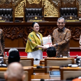 Puan Ungkap DPR Telurkan 16 UU dan Terima Ribuan Pengaduan Dalam Setahun, Masalah Hukum Mendominasi
