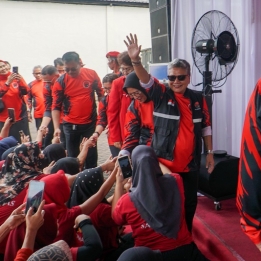 Banteng Pro Pekerja, Perjuangkan Trilayak Buat Buruh