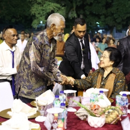 Bersua di KBRI Dili: Megawati Peluk Batin Eks Kader PDI Timor Timur yang Tetap Setia di Tengah Dinamika Sejarah