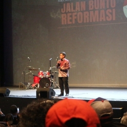 Bonnie di Kuliah Umum Jalan Buntu Reformasi: 30 Tahun Kudatuli untuk Mengingat Akar Demokrasi Indonesia