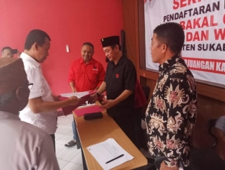 Habib Mulki Daftar Pilkada Cabup dan Cawabup di Markas DPC PDI Perjuangan Kabupaten Sukabumi