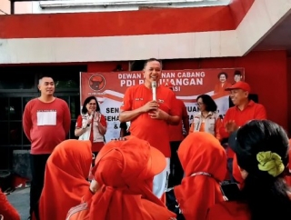 Baguna Kota Bekasi Bagikan Kacamata dan Pemeriksaan Kesehatan Gratis