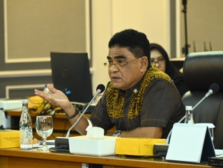 Andreas Hugo Minta Natalius Pigai Lebih Sering Turun ke Papua Barat Daya