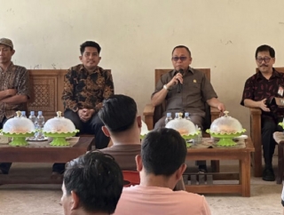 Agus Ambo Djiwa Akan Perjuangkan Aspirasi Petani Lampoko Hingga Ke Pusat