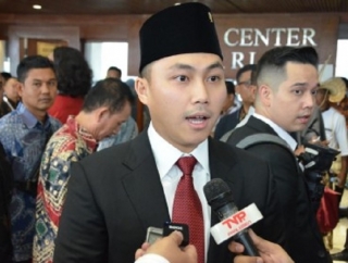Stevano Adranacus Salurkan Bantuan Bagi Korban Kebakaran di Desa Oelbanu, Amfoang
