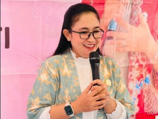 Tuti Turimayanti: Batik Bukan Hanya Kain Bermotif, Tapi Karya Seni Sarat Makna dan Filosofis 