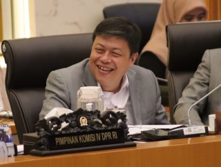 Alex Indra Lukman Soroti Gudang Bulog Mandalika NTB Bersebelahan dengan TPA Sandubaya