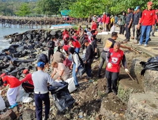 Citra Pitriyami Turun Langsung Tinjau Pantai Pangandaran, Serap Aspirasi Petugas Kebersihan
