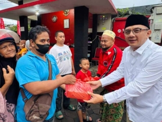 Deni Wicaksono Pastikan Banteng Jatim Komitmen Berbagi Saat Bulan Suci Ramadan
