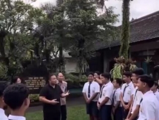 I Nyoman Parta Bangun Kesadaran Kolektif Menjaga Ketersediaan Air Melalui Pembuatan Biopori