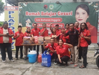 Tak Sekadar Berbagi Takjil, Gesuri Mesias Bintang Merah Ajak Warga Ciledug Manfaatkan Rumah Belajar Gratis