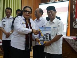Sebanyak 80 ASN Menerima SK Pensiun dari Bupati Gunungkidul Endah Subekti: Patut Disyukuri 