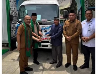 Edi Purwanto Bantu Bus Ponpes Miftahul Huda: Kawal Pembangunan Bungo