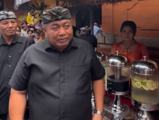 I Nyoman Parta Ajak Generasi Muda Contohi Pernikahan Ramah Lingkungan di Bali