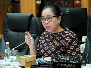 MY Esti Tolak Wacana Kegiatan Belajar Mengajar Secara Daring