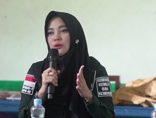 Sarifah Ainun Jariyah Beri Kursi Roda Untuk Ita Agar Lebih Mudah Beraktivitas dan Bahagia