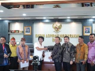 Adian Napitupulu Kritik Penanganan Konflik Situ Rompong: Jangan Kriminalisasi Warga!