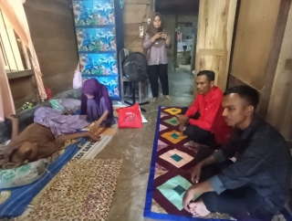 Soroti Ketimpangan Data Kemiskinan, Syibral Mulasi Sambangi Pasutri Kurang Mampu di Aceh Utara