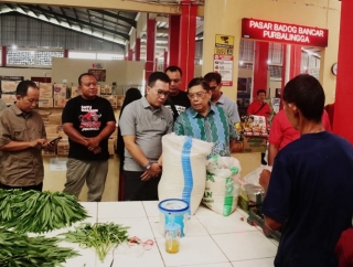Utut Adianto Cek Harga dan Serap Aspirasi ke Pasar Badog Purbalingga 