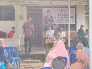 Rudianto Tjen Serap Aspirasi, Serahkan Bantuan Dana dan Komitmen Bangun Masjid di Berbura