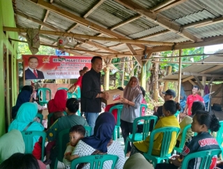 Reses di Subang, TB Hasanuddin Serap Aspirasi dan Bagikan Bantuan Sembako 