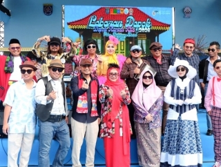 Tampil Nyentrik di Lebaran Depok, Yuni Indriany Ajak Generasi Muda Jadi Pelopor Budaya