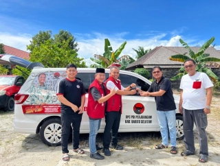 SKY Serahkan Bantuan Ambulans ke DPC PDI Perjuangan Barsel