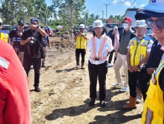 Irine Roba Tinjau Langsung Pembangunan Kompleks Sekolah Rakyat di Desa Rioribati, Kab. Halmahera Barat