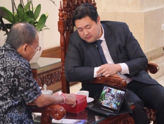Koster Berbagi Ilmu Pengelolaan Pariwisata yang Baik ke Gubernur Siquijor