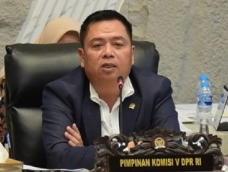 Lasarus Minta Pemerintah Jadikan Prioritas Utama Anggaran Pembenahan Keselamatan Perkeretaapian