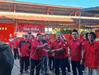 Momentum Iduladha, DPC PDI Perjuangan Pringsewu Tebar 539 Kantong Daging Kurban