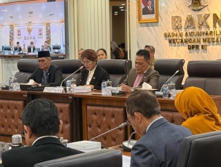 Mercy Chriesty Barends Terpilih sebagai Ketua Pansus RUU Daerah Kepulauan: Perjuangkan Keadilan Bagi Daerah Kepulauan