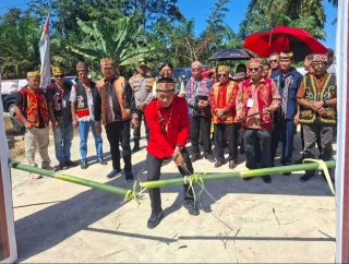 Jaga Eksistensi Suku Dayak di Era Digital, Krisantus Resmikan Rumah Adat Roming Ompuk Domauk Panu