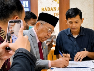 Kawal KEM-PPKF RAPBN 2027, Cornelis Hadiri Rapat Badan Anggaran DPR RI