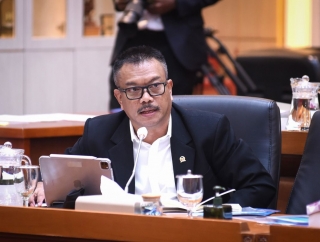 Edy Wuryanto: Pelemahan Rupiah Ancam Stok Obat JKN, Pemerintah Harus Segera Bertindak!