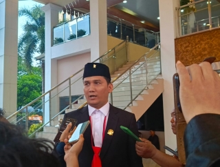 DPRD Kabupaten Bekasi Sahkan Dua Raperda, Fraksi PDI Perjuangan Semprot Absennya Pejabat OPD