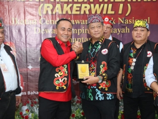 Krisantus Kurniawan Ajak Cendekiawan Dayak Jadi Nakhoda Pembangunan di Kalbar