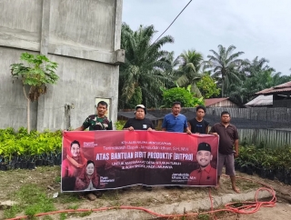 Jamaluddin Idham Kembali Salurkan 7.500 Bibit Produktif Untuk Petani Aceh Singkil dan Subulussalam