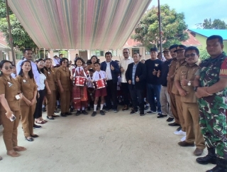 Pidel Hutahaean Berikan Bantuan Satu Set Alat Drumband Kepada UPTD SD NEGERI Pardomuan Nauli
